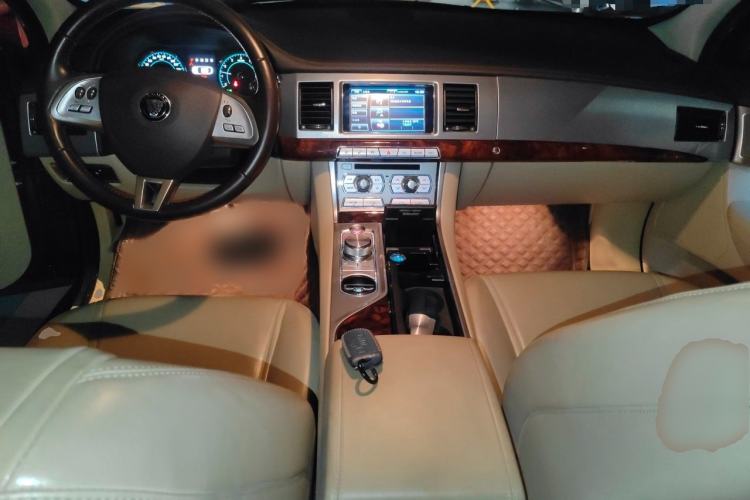 Used Jaguar XF 2014 XF 2.0T Luxury Edition Interior 2