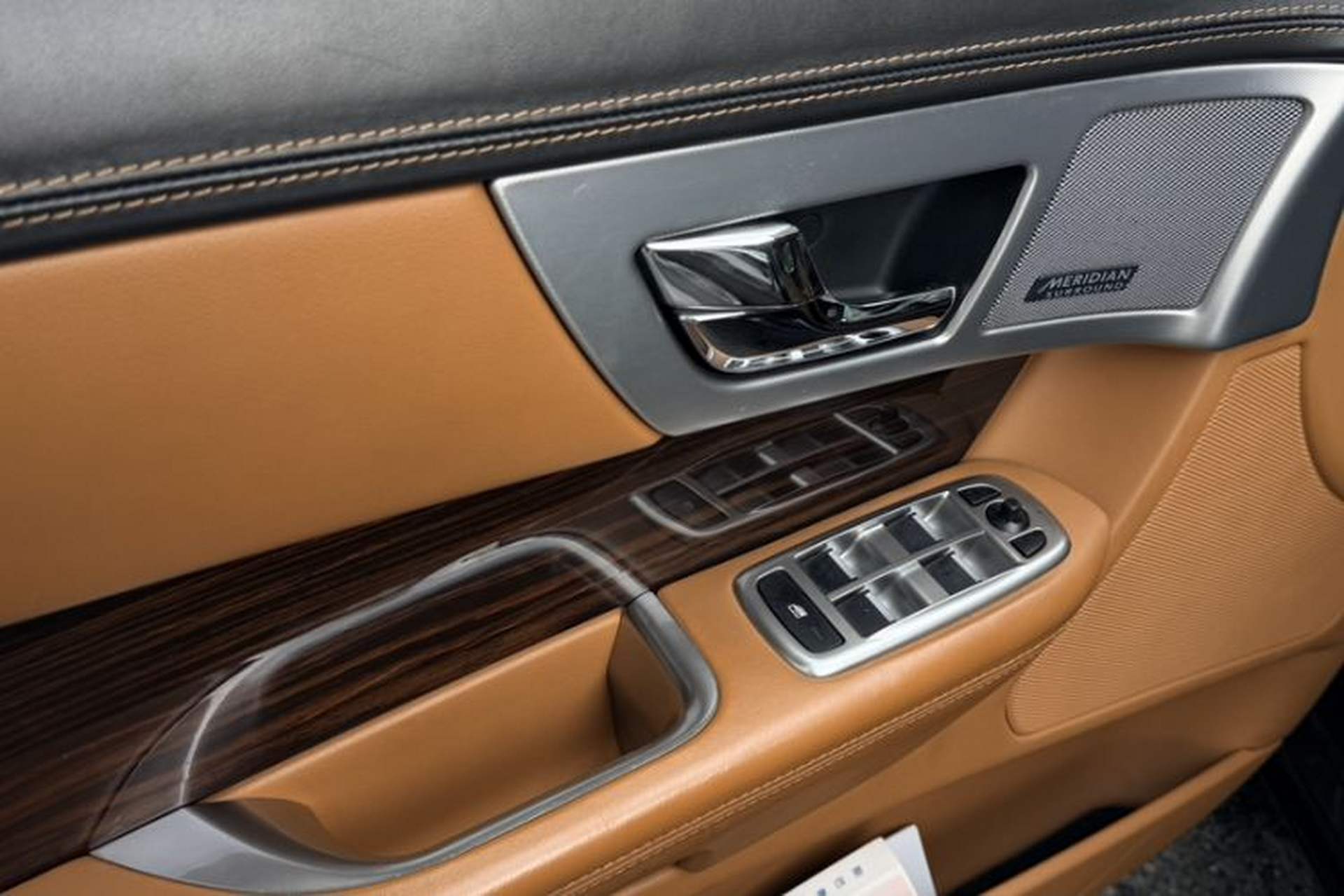 Used Jaguar XF 2014 XF 2.0T Luxury Edition Interior 3