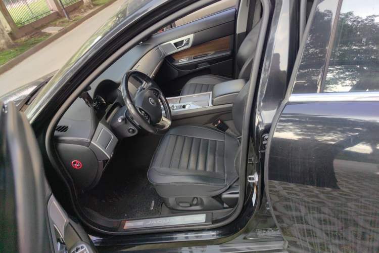 Used Jaguar XF 2014 XF 3.0 SC Luxury Edition Left Front Seat