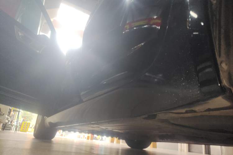 Used Jaguar XF 2014 XF 2.0T Prestige Edition Left Side Sill