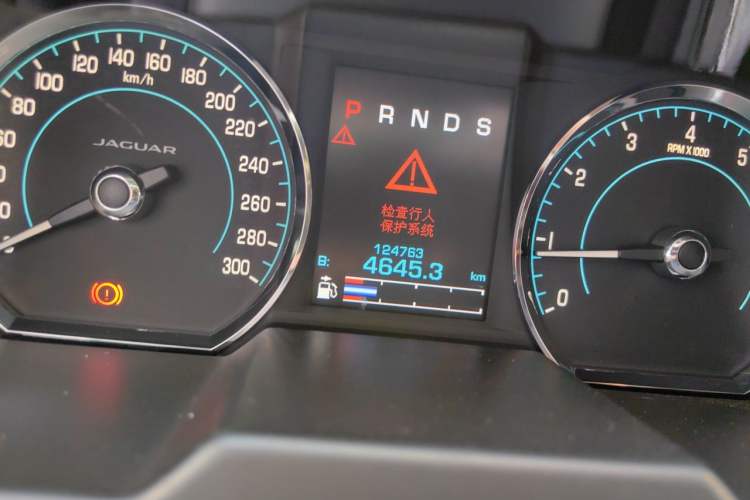 Used Jaguar XF 2014 XF 3.0 SC Luxury Edition Odometer Close Up