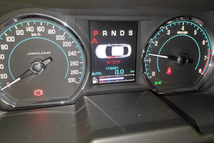 Used Jaguar XF 2014 XF 2.0T Luxury Edition Odometer Close Up