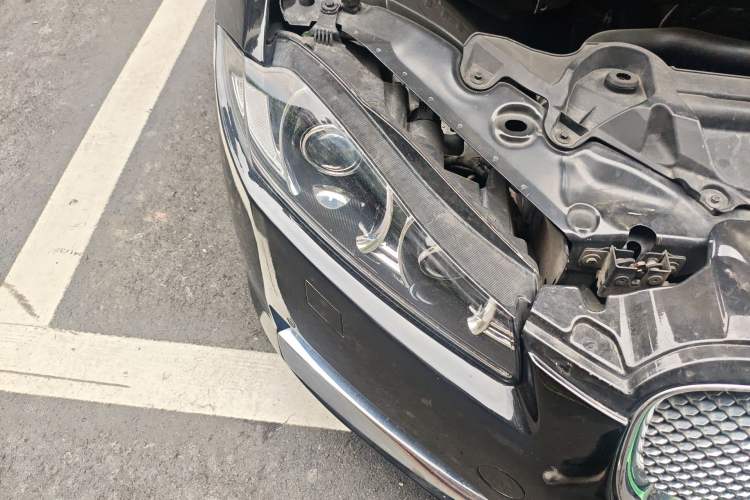 Used Jaguar XF 2014 XF 2.0T Luxury Edition Right Front Headlight