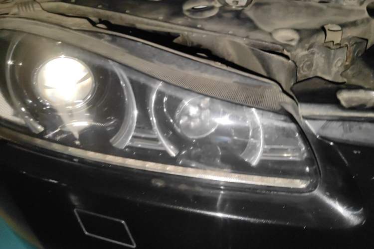 Used Jaguar XF 2014 XF 2.0T Luxury Edition Right Front Headlight