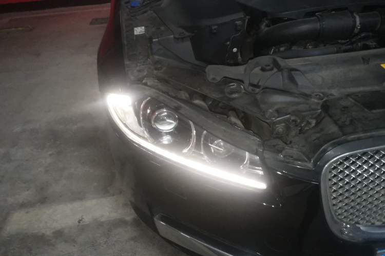 Used Jaguar XF 2014 XF 2.0T Luxury Edition Right Front Headlight