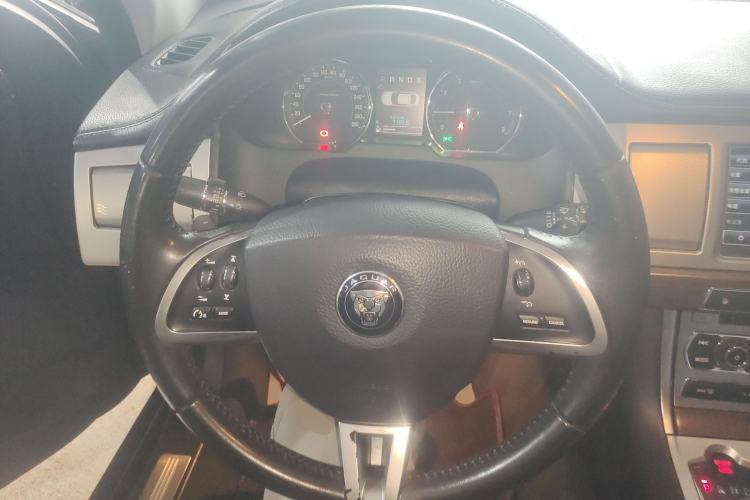 Used Jaguar XF 2014 XF 2.0T Prestige Edition Steering Wheel