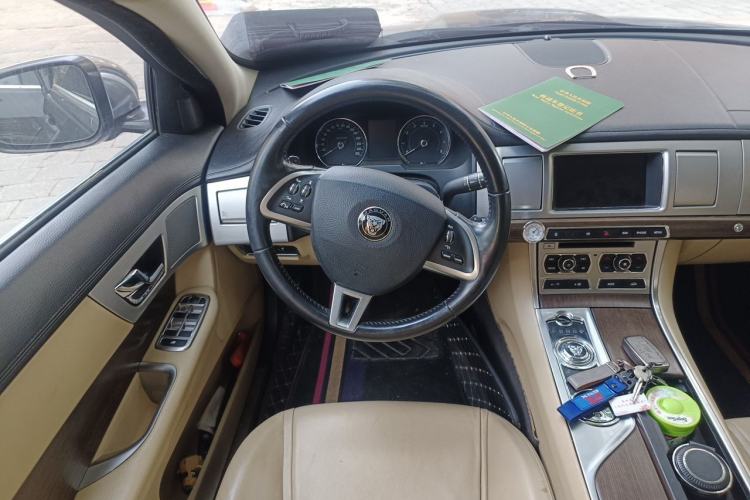Used Jaguar XF 2014 XF 2.0T Prestige Edition Steering Wheel