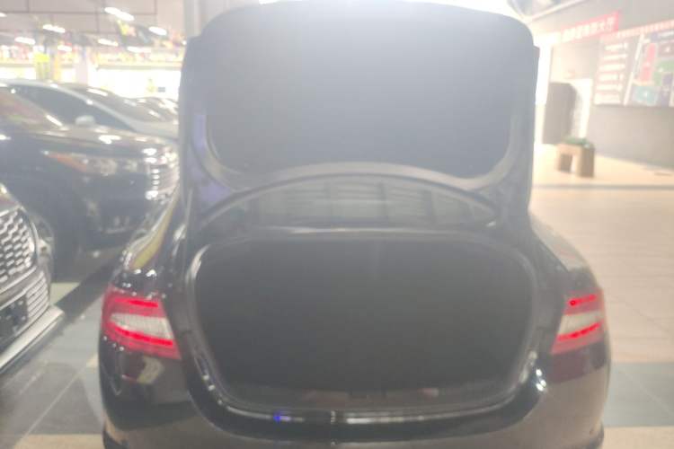 Used Jaguar XF 2014 XF 2.0T Prestige Edition Trunk