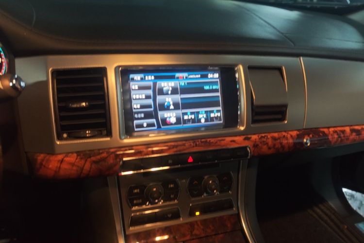 Used Jaguar XF 2014 XF 2.0T Luxury Edition Audio And AC Panel