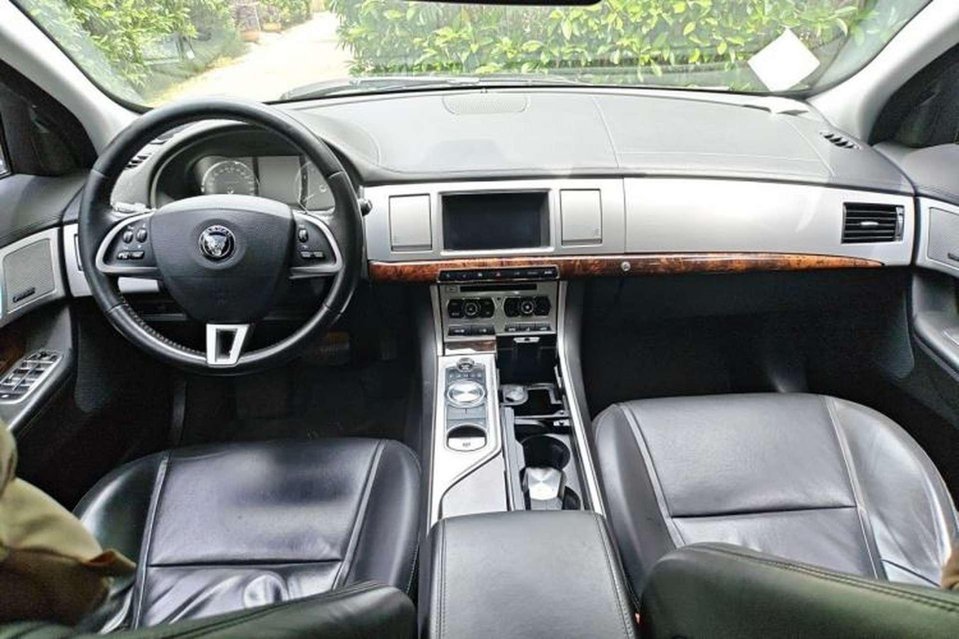 Used Jaguar XF 2014 XF 2.0T Luxury Edition Center Console