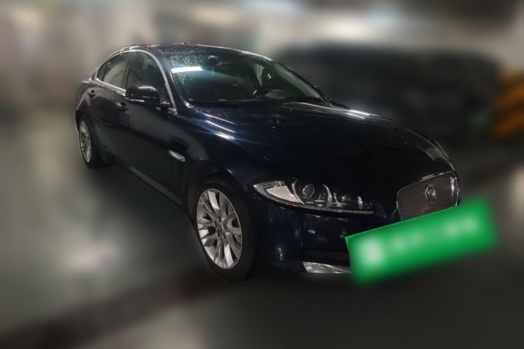Used Jaguar XF 2014 XF 2.0T Luxury Edition Front Right 45 Deg