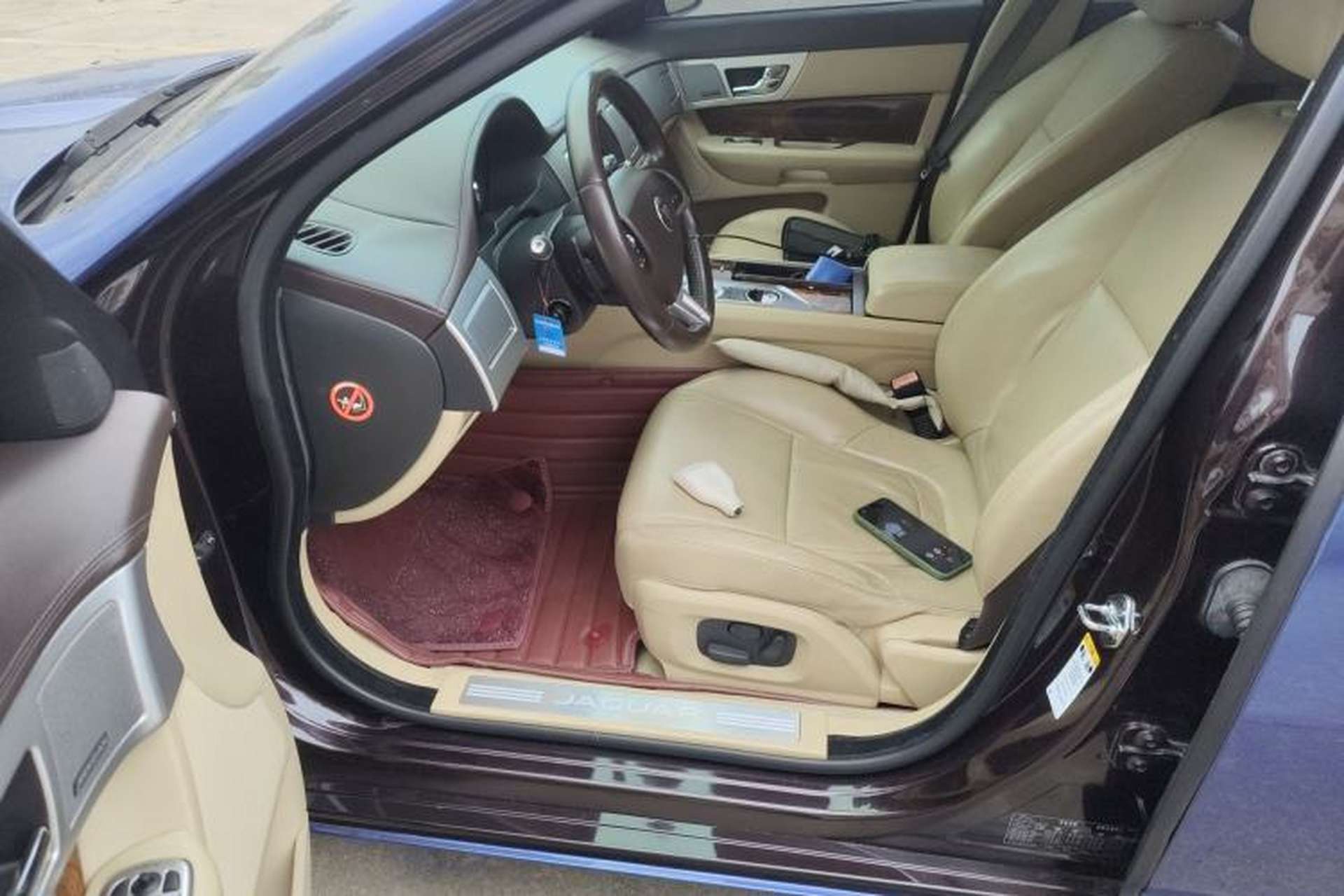 Used Jaguar XF 2014 XF 2.0T Luxury Edition Left Front Seat