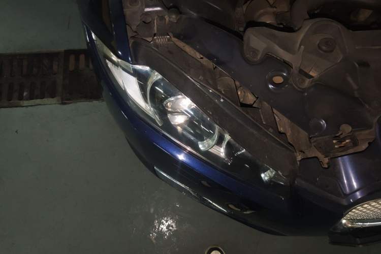 Used Jaguar XF 2014 XF 2.0T Luxury Edition Right Front Headlight