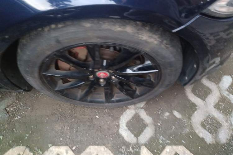 Used Jaguar XF 2014 XF 3.0 SC Elegance Edition Right Front Wheel Hub