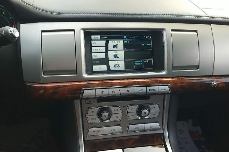 Used Jaguar XF 2014 XF 2.0T Luxury Edition Audio And AC Panel