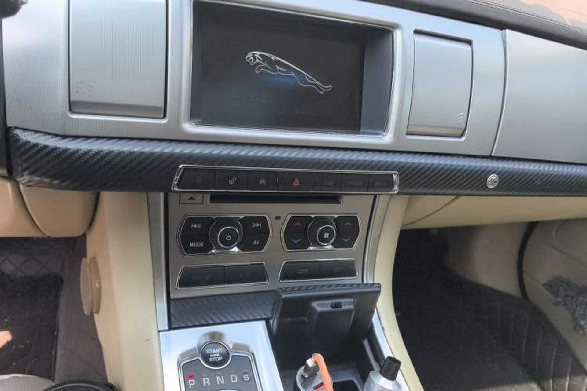 Used Jaguar XF 2014 XF 2.0T Luxury Edition Audio And AC Panel