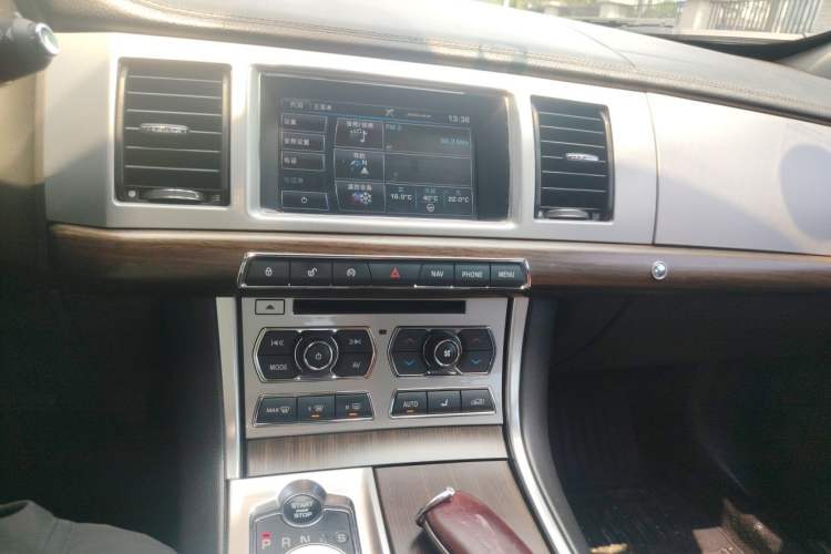 Used Jaguar XF 2014 XF 2.0T Prestige Edition Audio And AC Panel