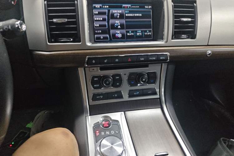 Used Jaguar XF 2014 XF 2.0T Prestige Edition Audio And AC Panel