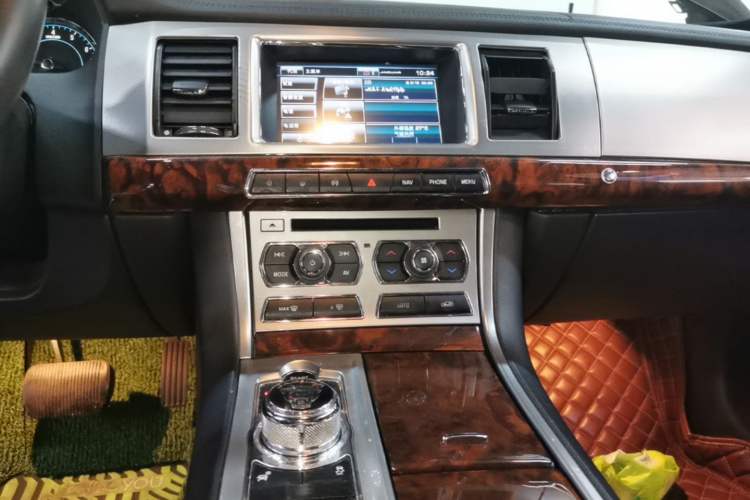 Used Jaguar XF 2014 XF 2.0T Luxury Edition Audio And AC Panel