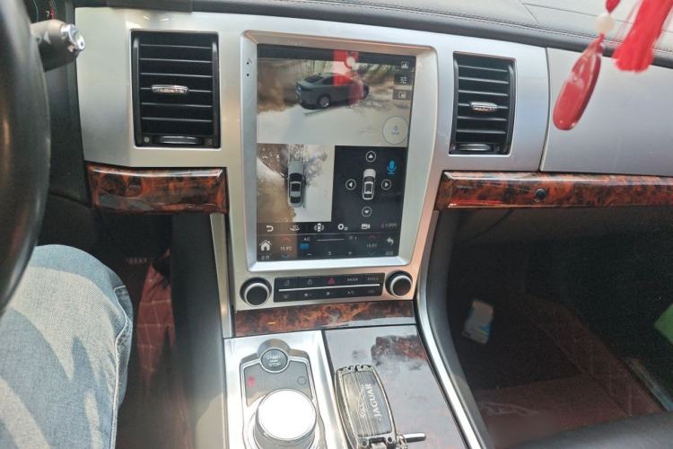 Used Jaguar XF 2014 XF 2.0T Luxury Edition Audio And AC Panel