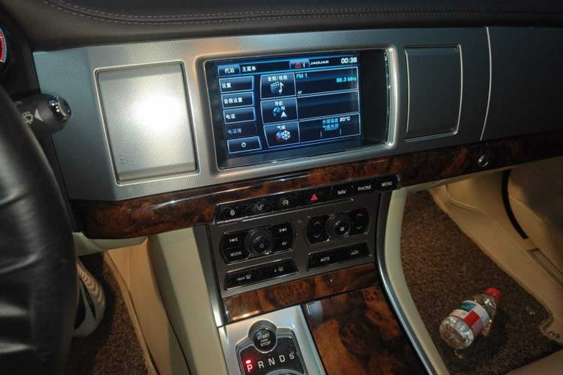 Used Jaguar XF 2014 XF 2.0T Luxury Edition Audio And AC Panel