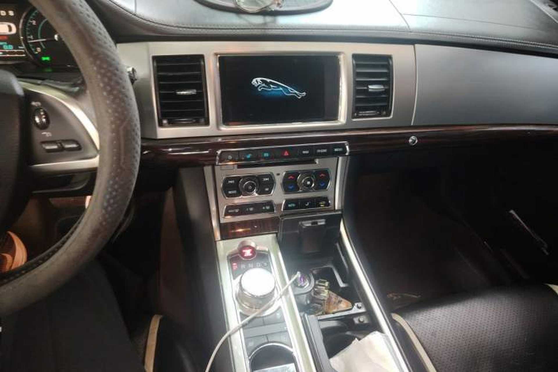 Used Jaguar XF 2014 XF 3.0 SC Luxury Edition Audio And AC Panel