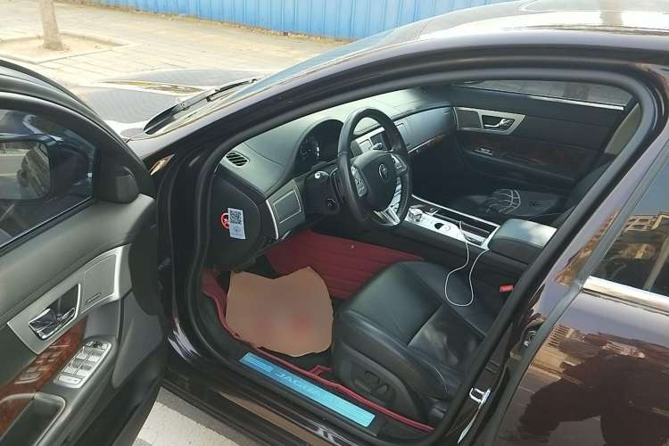 Used Jaguar XF 2014 XF 2.0T Luxury Edition Driver Seat