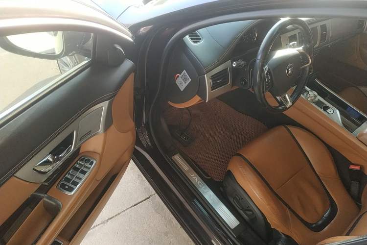 Used Jaguar XF 2014 XF 2.0T Luxury Edition Driver Seat