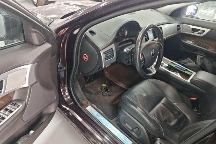Used Jaguar XF 2014 XF 2.0T Prestige Edition Driver Seat
