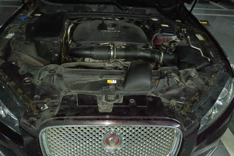 Used Jaguar XF 2014 XF 2.0T Prestige Edition Engine Bay