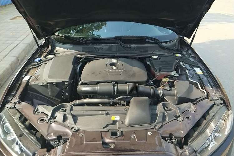 Used Jaguar XF 2014 XF 2.0T Luxury Edition Engine Bay