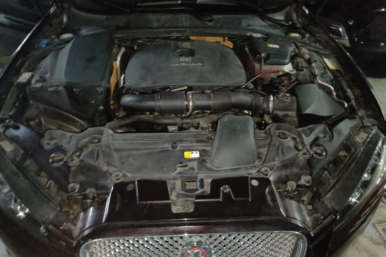 Used Jaguar XF 2014 XF 2.0T Luxury Edition Engine Bay