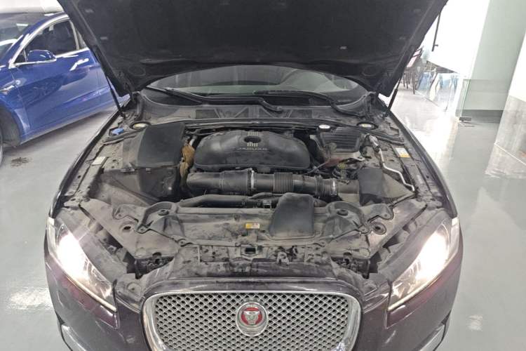 Used Jaguar XF 2014 XF 2.0T Prestige Edition Engine Bay