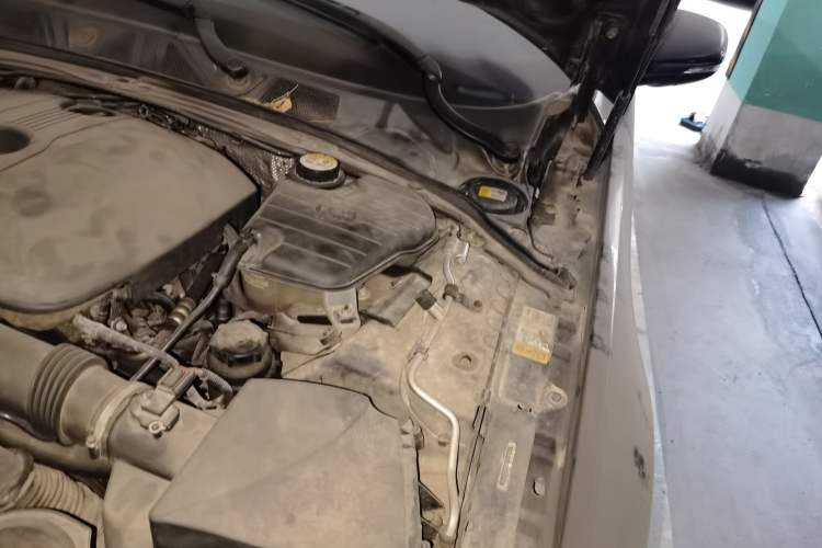 Used Jaguar XF 2014 XF 2.0T Prestige Edition Engine Bay Left