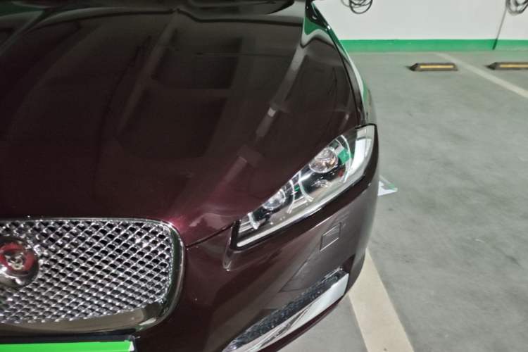 Used Jaguar XF 2014 XF 2.0T Prestige Edition Engine Bay Left