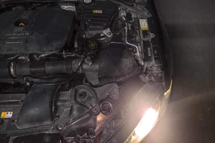 Used Jaguar XF 2014 XF 2.0T Luxury Edition Engine Bay Left