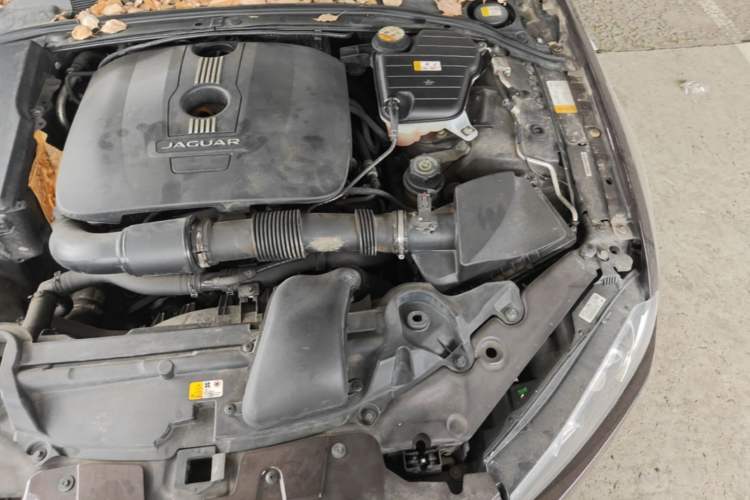 Used Jaguar XF 2014 XF 2.0T Luxury Edition Engine Bay Left