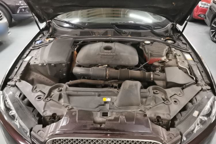 Used Jaguar XF 2014 XF 2.0T Luxury Edition Engine Bay