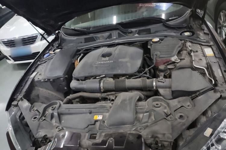 Used Jaguar XF 2014 XF 2.0T Luxury Edition Engine Bay