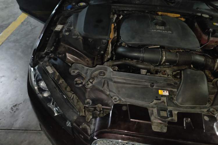 Used Jaguar XF 2014 XF 2.0T Luxury Edition Engine Bay Right