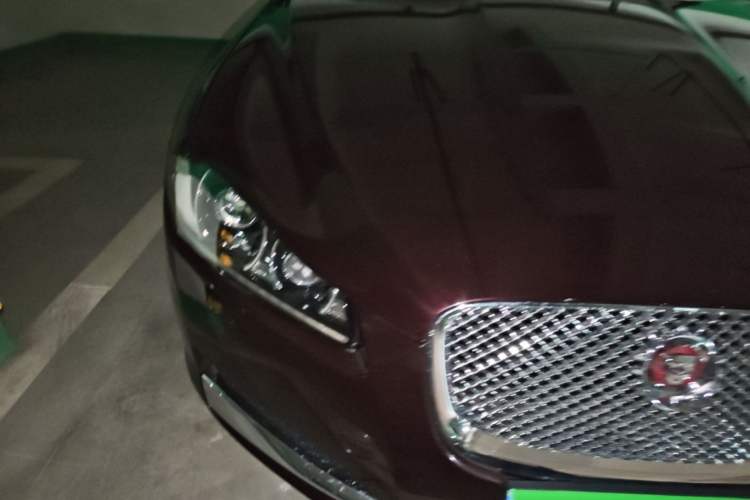 Used Jaguar XF 2014 XF 2.0T Prestige Edition Engine Bay Right