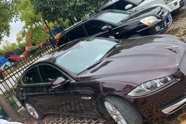 Used Jaguar XF 2014 XF 2.0T Luxury Edition Exterior 3