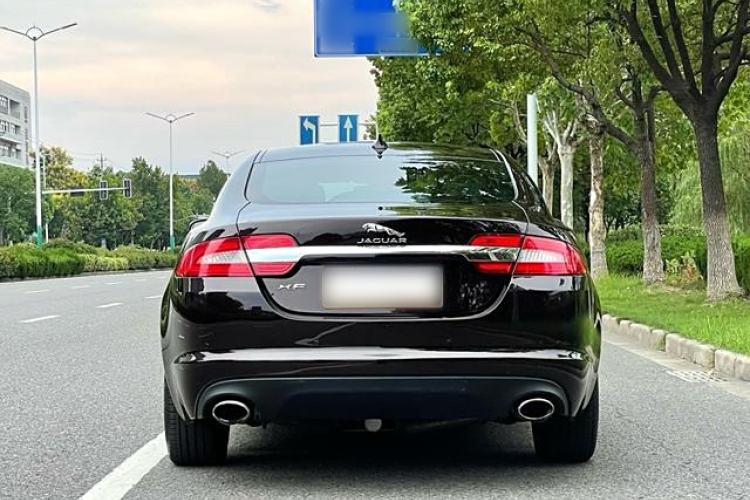 Used Jaguar XF 2014 XF 2.0T Luxury Edition Exterior 4