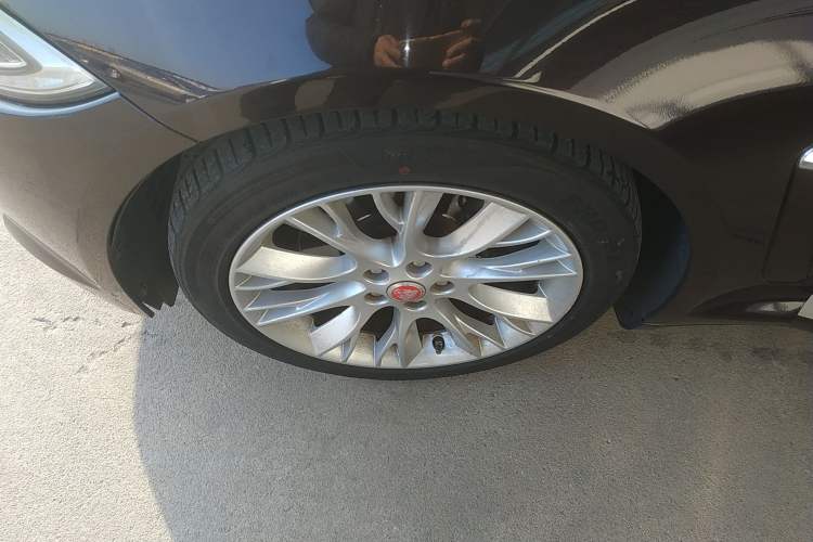 Used Jaguar XF 2014 XF 2.0T Luxury Edition Exterior 4