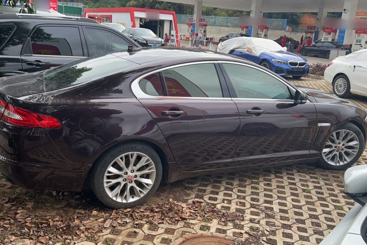 Used Jaguar XF 2014 XF 2.0T Luxury Edition Exterior 4