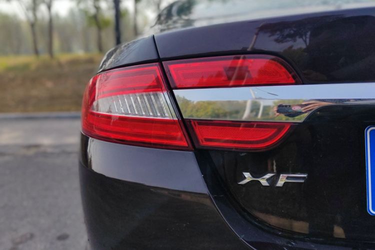 Used Jaguar XF 2014 XF 2.0T Prestige Edition Exterior 5