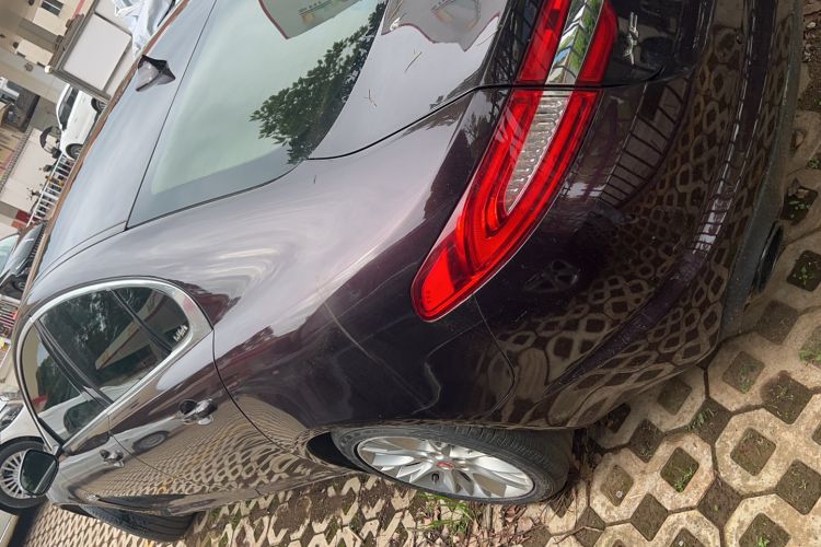 Used Jaguar XF 2014 XF 2.0T Luxury Edition Exterior 5