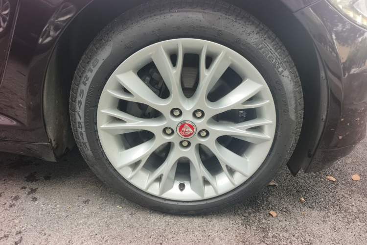 Used Jaguar XF 2014 XF 2.0T Luxury Edition Exterior 7