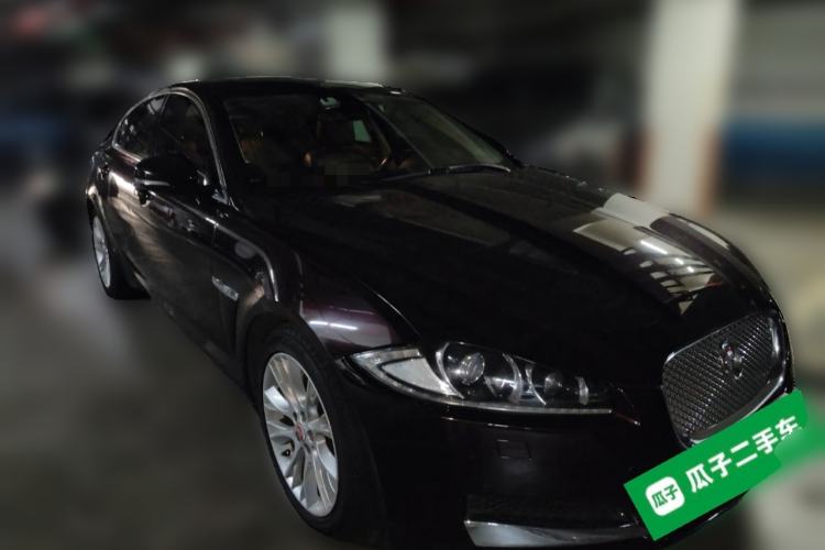 Used Jaguar XF 2014 XF 2.0T Luxury Edition Front Right 45 Deg