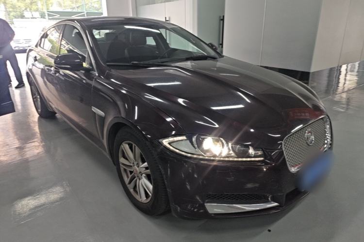Used Jaguar XF 2014 XF 2.0T Prestige Edition Front Right 45 Deg